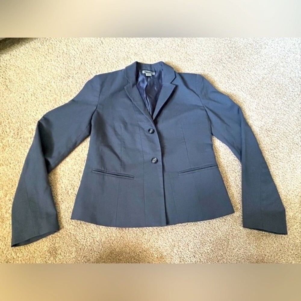 DKNY City Fitted Jacket Size 4 Gray two button pockets